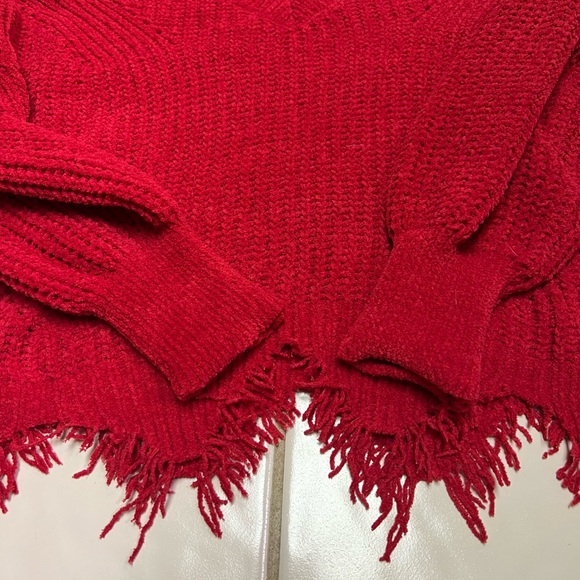 Red sweater - Picture 7 of 7